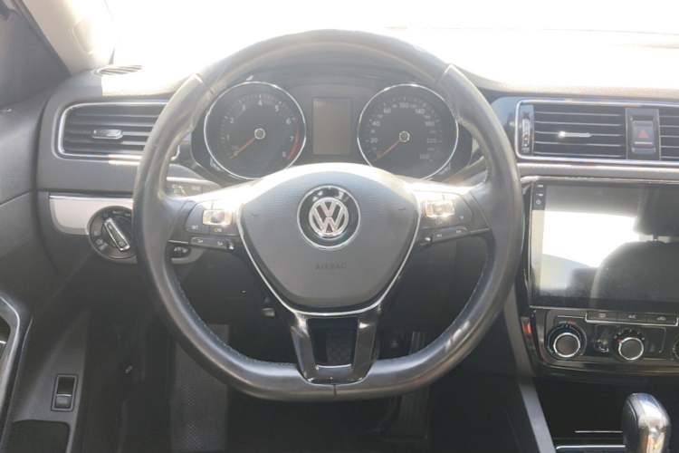 Used Volkswagen Sagitar 2018 1.6L Automatic Comfort Model Steering Wheel