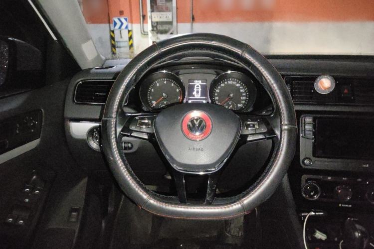 Used Volkswagen Sagitar 2018 180TSI DSG Prestige Edition Steering Wheel