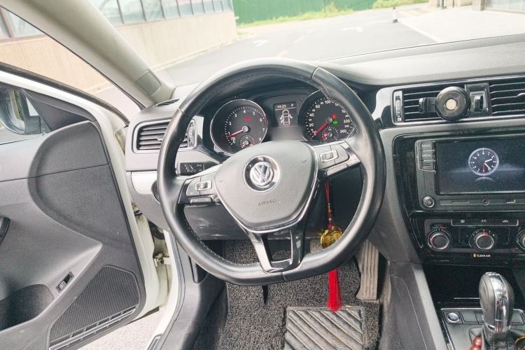 Used Volkswagen Sagitar 2018 280TSI DSG Ignite Edition Steering Wheel