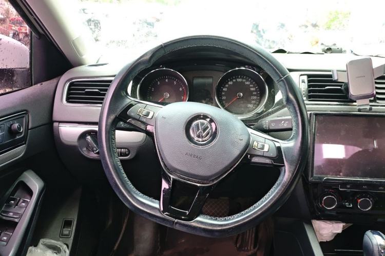 Used Volkswagen Sagitar 2018 1.6L Automatic Comfort Model Steering Wheel