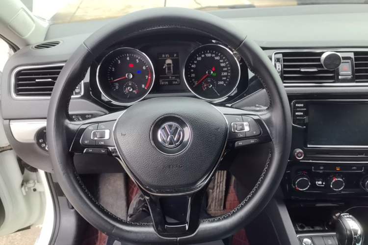 Used Volkswagen Sagitar 2018 280TSI DSG Comfort Model Steering Wheel