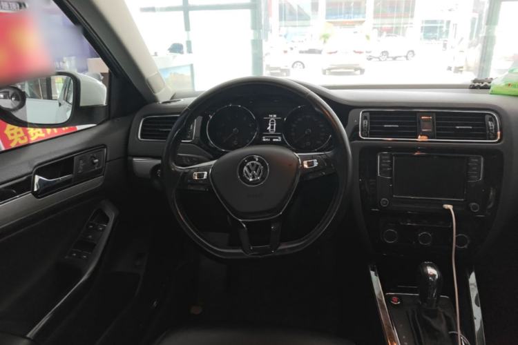 Used Volkswagen Sagitar 2018 280TSI DSG Ignite Edition Steering Wheel