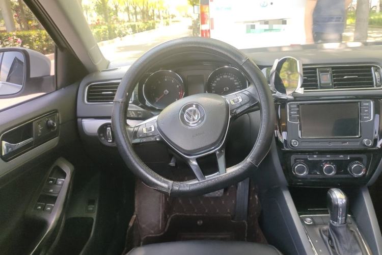 Used Volkswagen Sagitar 2018 1.6L Automatic Comfort Model Steering Wheel