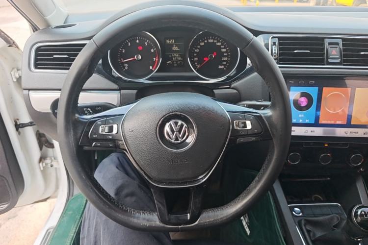 Used Volkswagen Sagitar 2018 1.6L Manual Comfort Model Steering Wheel