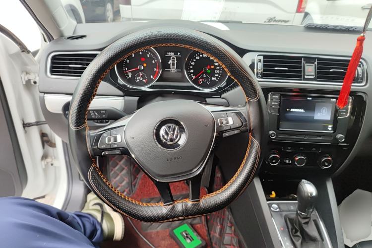 Used Volkswagen Sagitar 2018 180TSI DSG Prestige Edition Steering Wheel