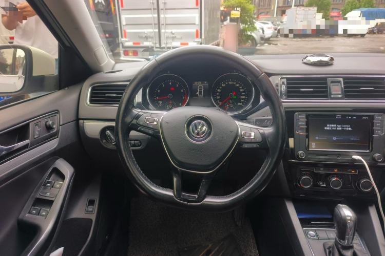 Used Volkswagen Sagitar 2018 280TSI DSG Ignite Edition Steering Wheel