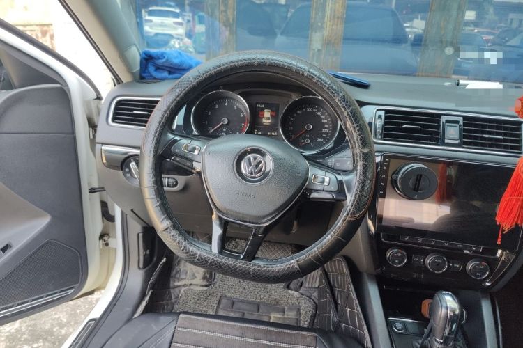 Used Volkswagen Sagitar 2018 280TSI DSG Luxury Model Steering Wheel