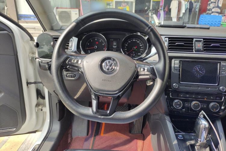 Used Volkswagen Sagitar 2018 280TSI DSG Luxury Model Steering Wheel