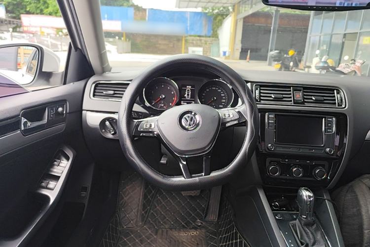 Used Volkswagen Sagitar 2018 280TSI DSG Ignite Edition Steering Wheel