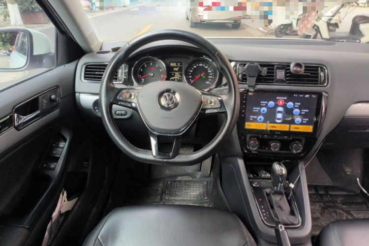 Used Volkswagen Sagitar 2018 1.6L Automatic Comfort Model Steering Wheel