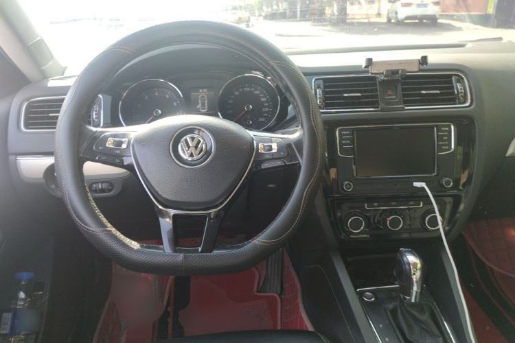 Used Volkswagen Sagitar 2018 280TSI DSG Ignite Edition Steering Wheel