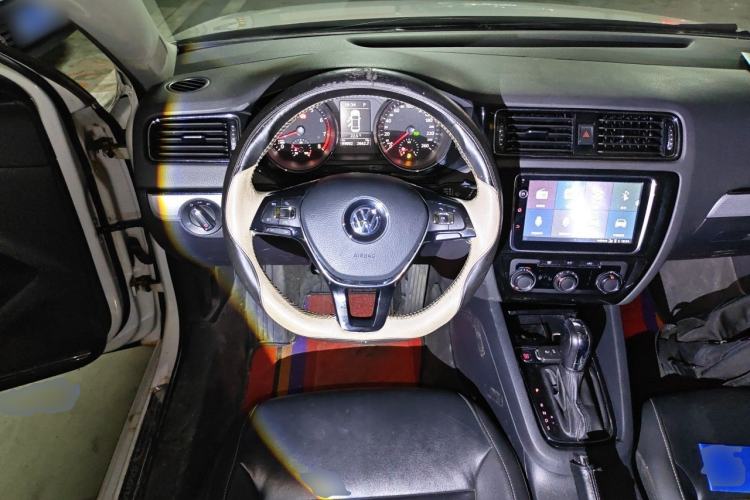 Used Volkswagen Sagitar 2018 280TSI DSG Ignite Edition Steering Wheel