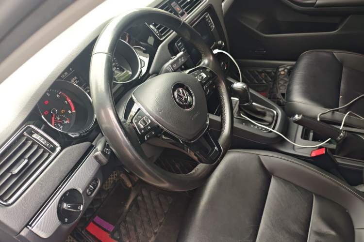 Used Volkswagen Sagitar 2018 280TSI DSG Ignite Edition Steering Wheel