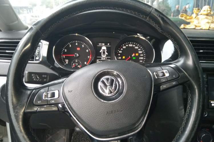 Used Volkswagen Sagitar 2018 280TSI DSG Ignite Edition Steering Wheel