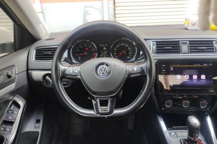 Used Volkswagen Sagitar 2018 1.6L Automatic Comfort Model Steering Wheel