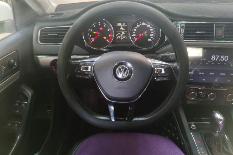 Used Volkswagen Sagitar 2018 1.6L Automatic Comfort Model Steering Wheel