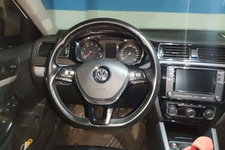 Used Volkswagen Sagitar 2018 1.6L Manual Comfort Model Steering Wheel