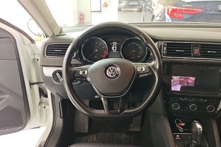 Used Volkswagen Sagitar 2018 280TSI DSG Comfort Model Steering Wheel