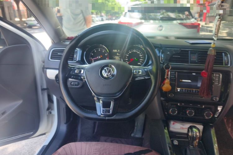 Used Volkswagen Sagitar 2018 1.6L Automatic Comfort Model Steering Wheel