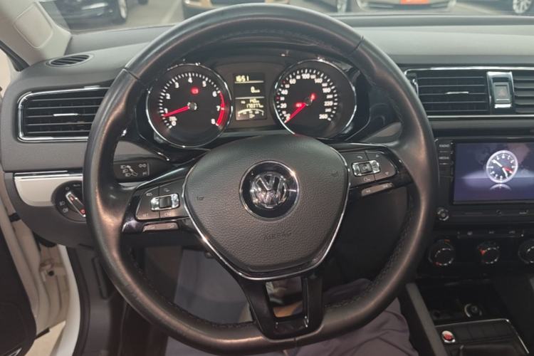 Used Volkswagen Sagitar 2018 1.6L Manual Comfort Model Steering Wheel