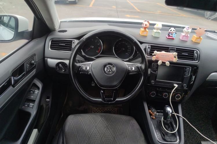 Used Volkswagen Sagitar 2018 1.6L Automatic Comfort Model Steering Wheel