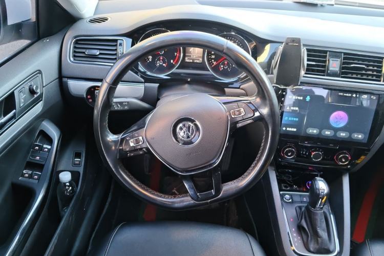 Used Volkswagen Sagitar 2018 180TSI DSG Prestige Edition Steering Wheel