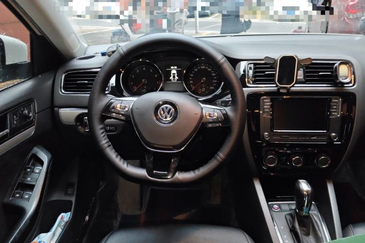 Used Volkswagen Sagitar 2018 280TSI DSG Ignite Edition Steering Wheel