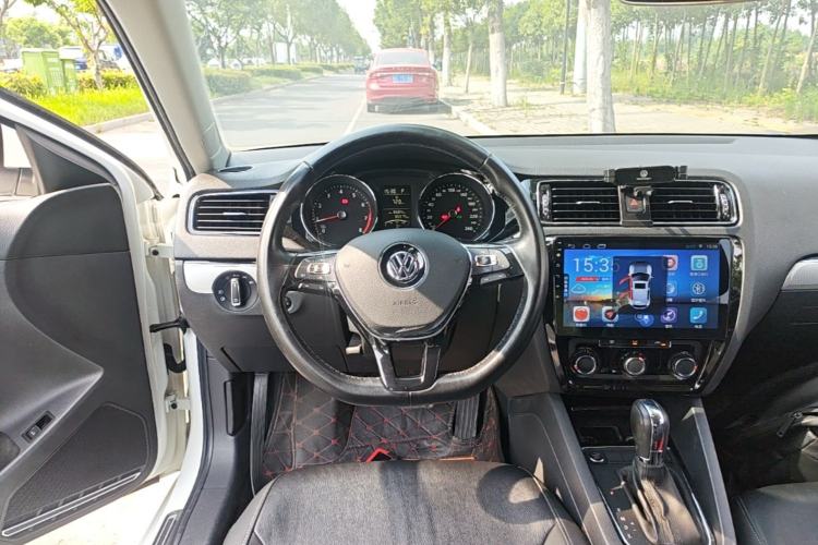 Used Volkswagen Sagitar 2018 1.6L Automatic Comfort Model Steering Wheel