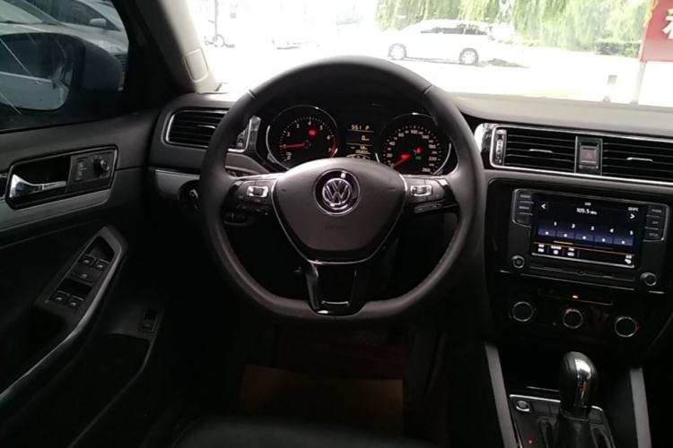 Used Volkswagen Sagitar 2018 1.6L Automatic Comfort Model Steering Wheel