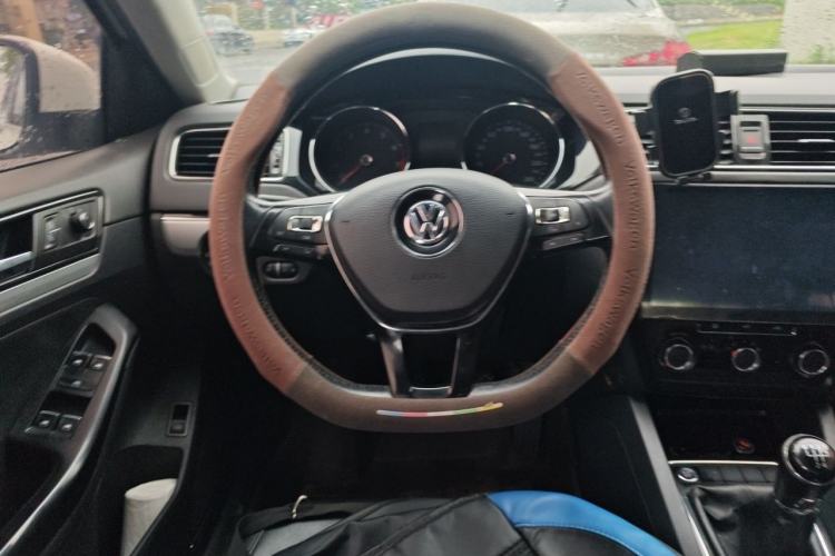 Used Volkswagen Sagitar 2018 1.6L Manual Comfort Model Steering Wheel