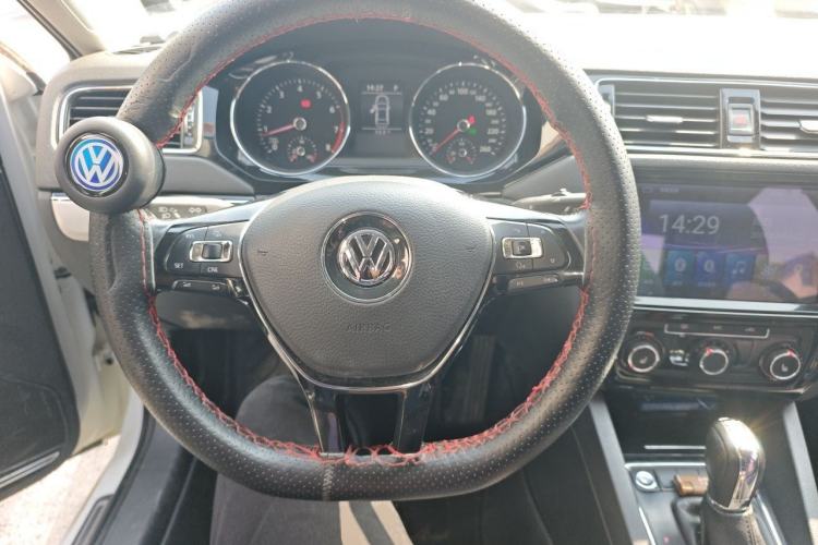 Used Volkswagen Sagitar 2018 180TSI DSG Prestige Edition Steering Wheel