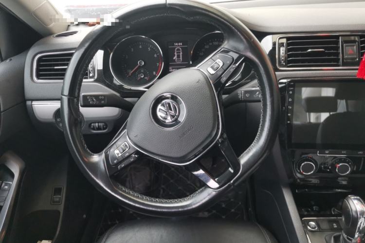 Used Volkswagen Sagitar 2018 280TSI DSG Ignite Edition Steering Wheel