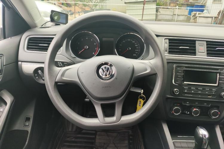 Used Volkswagen Sagitar 2018 1.6L Automatic Fashion Model Steering Wheel