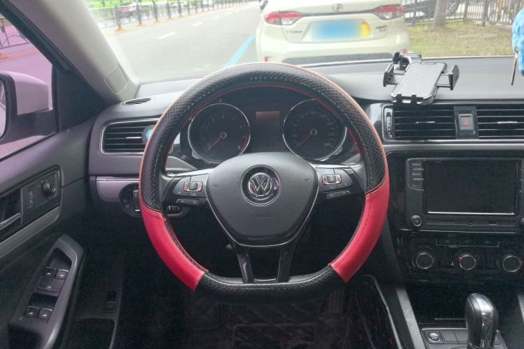 Used Volkswagen Sagitar 2018 1.6L Automatic Comfort Model Steering Wheel