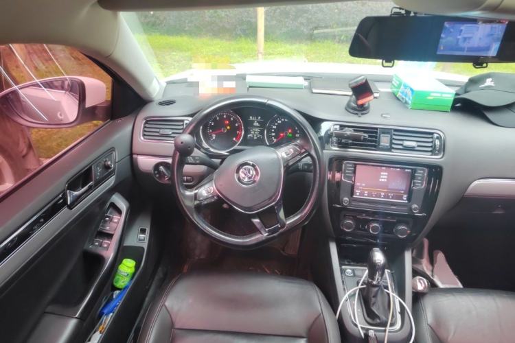 Used Volkswagen Sagitar 2018 1.6L Automatic Comfort Model Steering Wheel