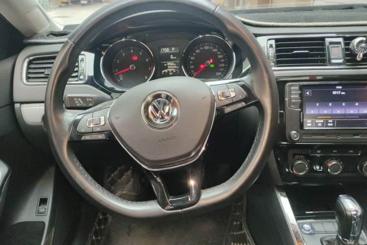 Used Volkswagen Sagitar 2018 1.6L Automatic Comfort Model Steering Wheel