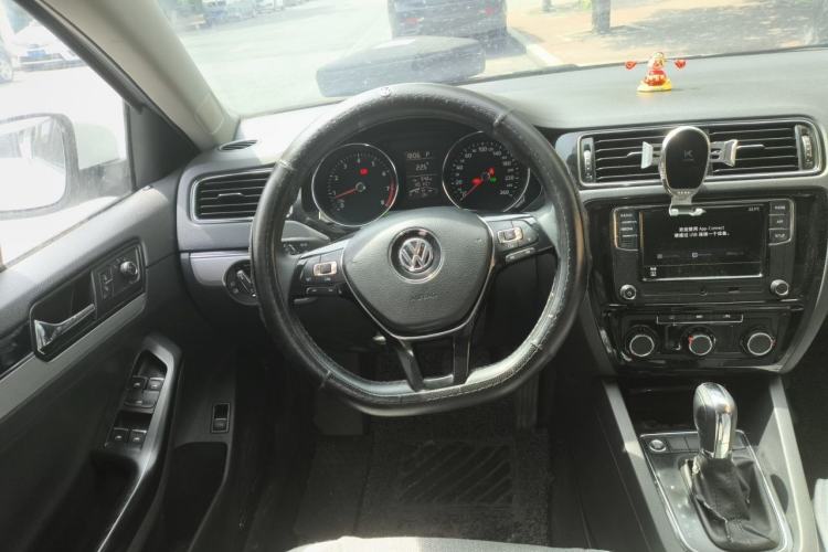 Used Volkswagen Sagitar 2018 1.6L Automatic Comfort Model Steering Wheel