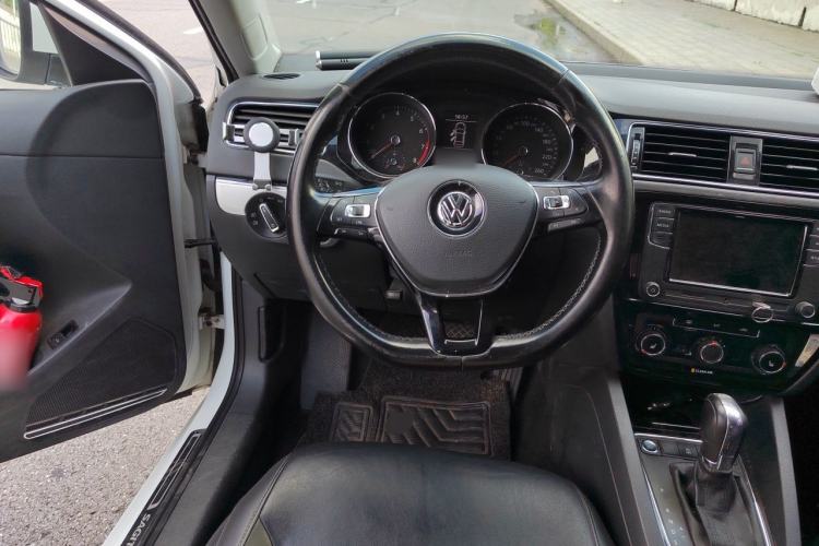 Used Volkswagen Sagitar 2018 180TSI DSG Prestige Edition Steering Wheel