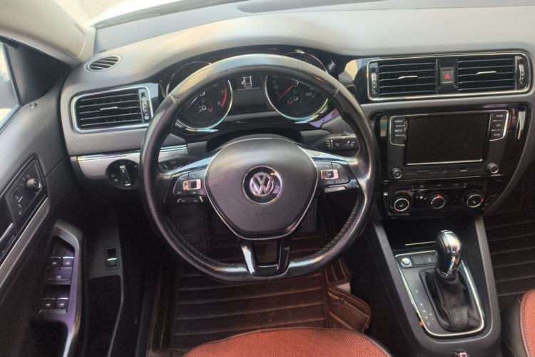 Used Volkswagen Sagitar 2018 180TSI DSG Prestige Edition Steering Wheel
