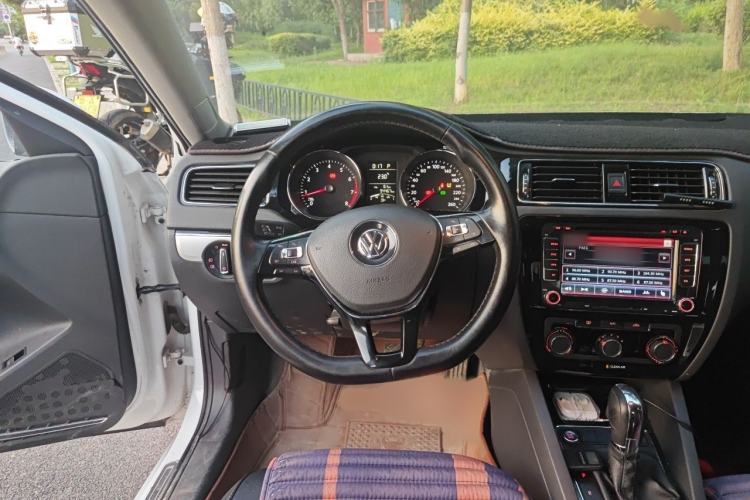 Used Volkswagen Sagitar 2018 1.6L Automatic Comfort Model Steering Wheel