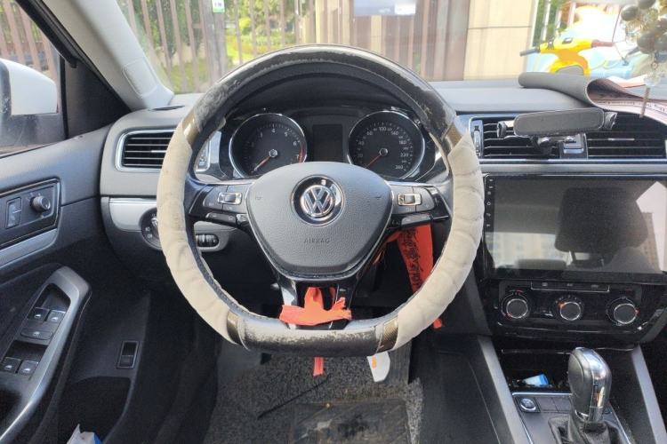 Used Volkswagen Sagitar 2018 1.6L Automatic Comfort Model Steering Wheel