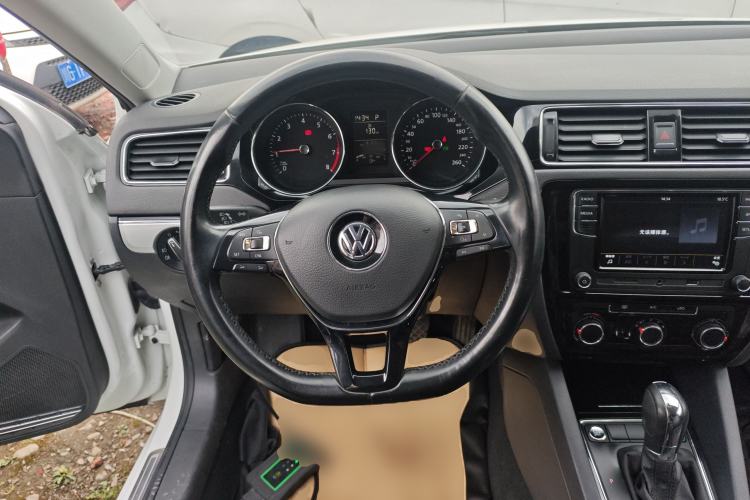Used Volkswagen Sagitar 2018 1.6L Automatic Comfort Model Steering Wheel