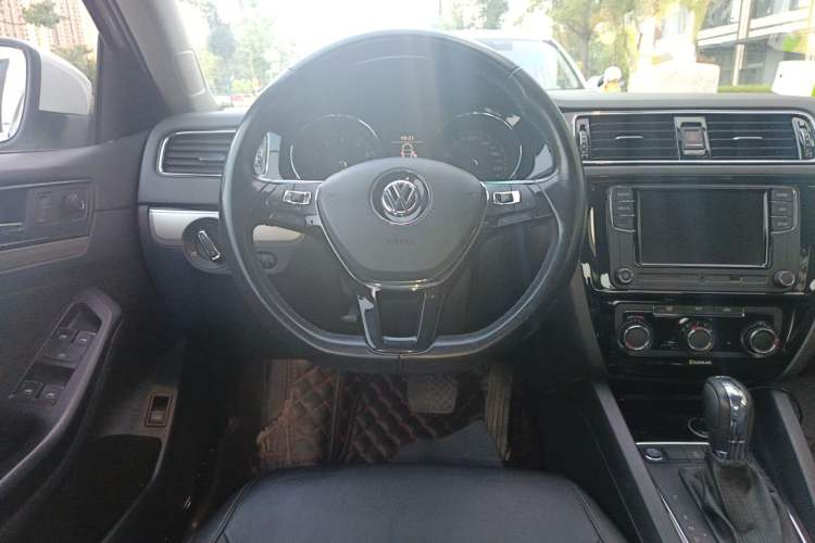 Used Volkswagen Sagitar 2018 280TSI DSG Ignite Edition Steering Wheel