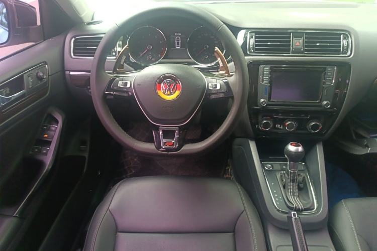 Used Volkswagen Sagitar 2018 280TSI DSG Ignite Edition Steering Wheel