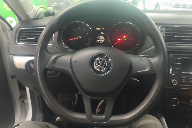 Used Volkswagen Sagitar 2018 1.6L Automatic Fashion Model Steering Wheel