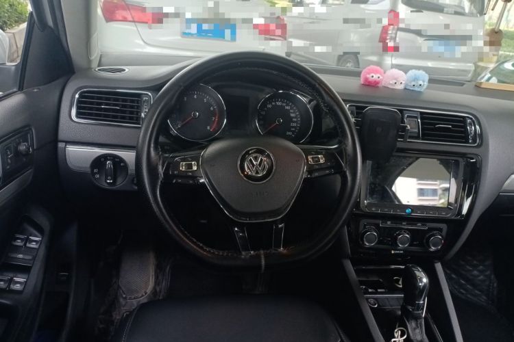 Used Volkswagen Sagitar 2018 1.6L Automatic Comfort Model Steering Wheel