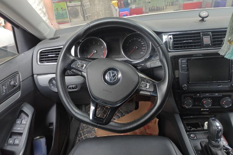 Used Volkswagen Sagitar 2018 1.6L Automatic Comfort Model Steering Wheel