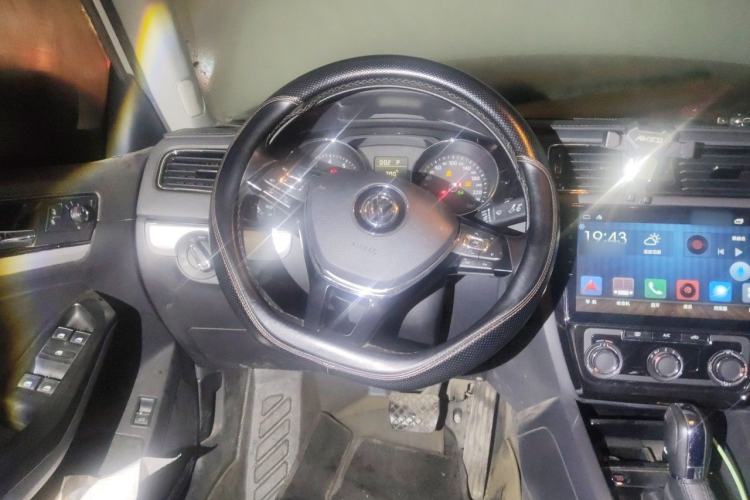 Used Volkswagen Sagitar 2018 1.6L Automatic Comfort Model Steering Wheel