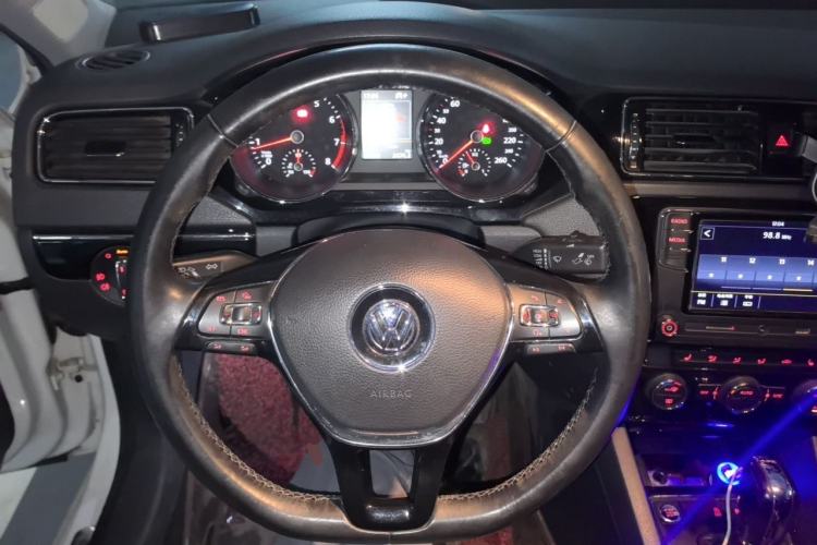 Used Volkswagen Sagitar 2018 280TSI DSG Luxury Model Steering Wheel