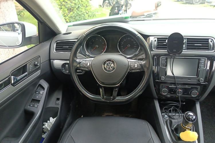 Used Volkswagen Sagitar 2018 1.6L Manual Comfort Model Steering Wheel